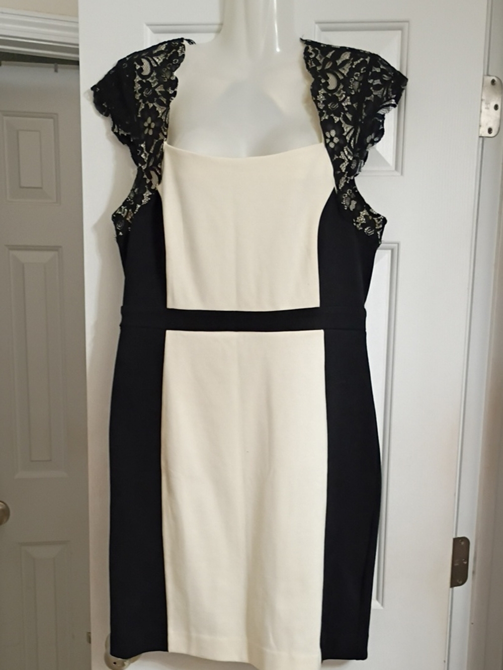 Nicole Miller Black and Cream Lace Cap-Sleeve Colorblock Midi Dress